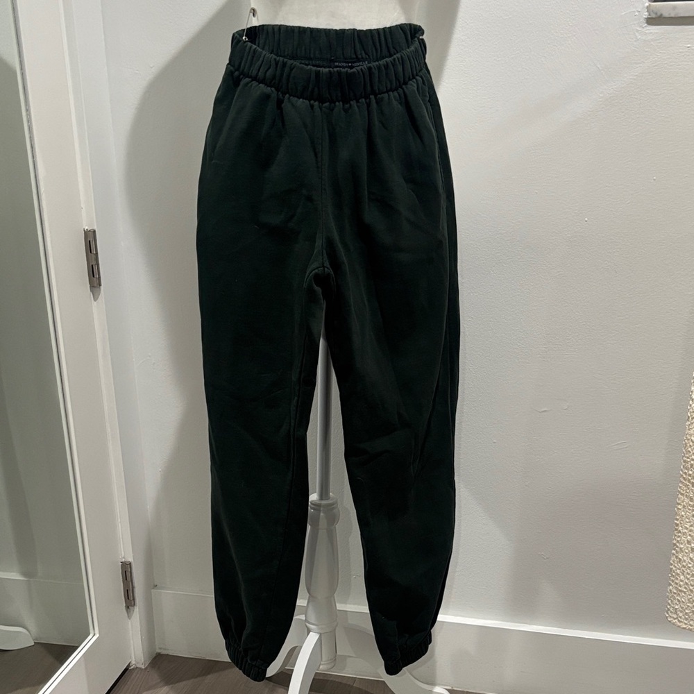 Brandy Melville Dark green sweatpants